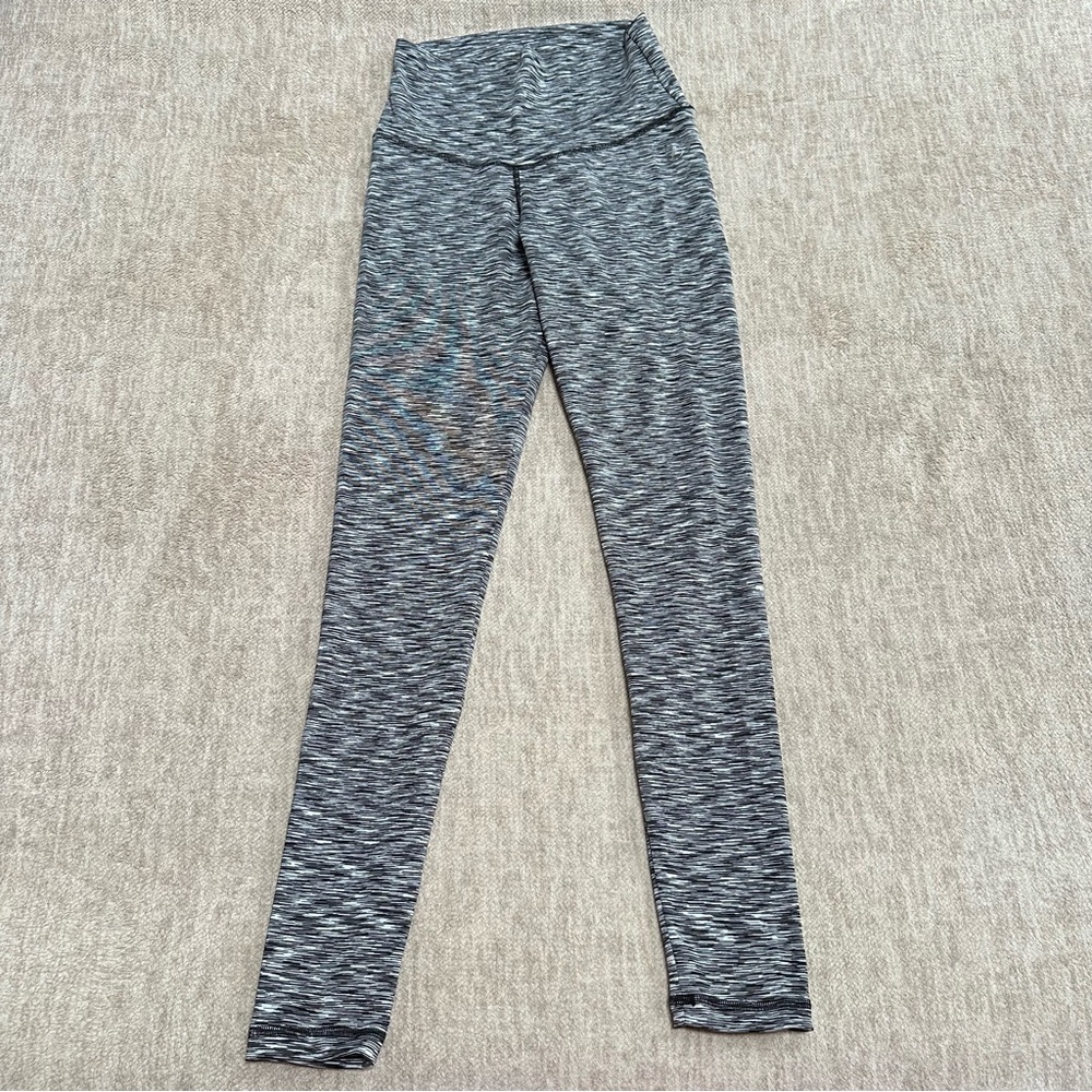 Abs2b Scrunch workout leggings Small S Black and White